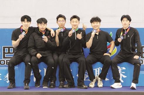 中國冰壺聯(lián)賽西寧站比賽青海男子冰壺隊(duì)奪冠