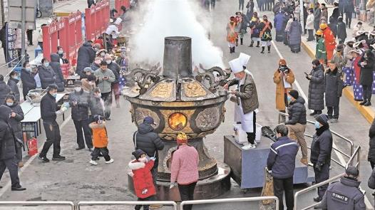 湟中老街煥新開街 千人共享暖鍋盛宴